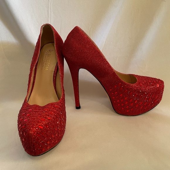 Ruby Pumps - Picture 3 of 5